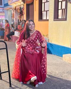 Shraddha Arya Shares BTS Pics From Shoot Diaries; Check Out