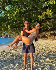 Krishna Mukherjee Honeymoon Photos: कृष्णा मुखर्जी ने हनीमून पर पति के साथ शेयर कीं कोजी फोटोज़, तो लोगों ने पूछे ऐसे सवाल