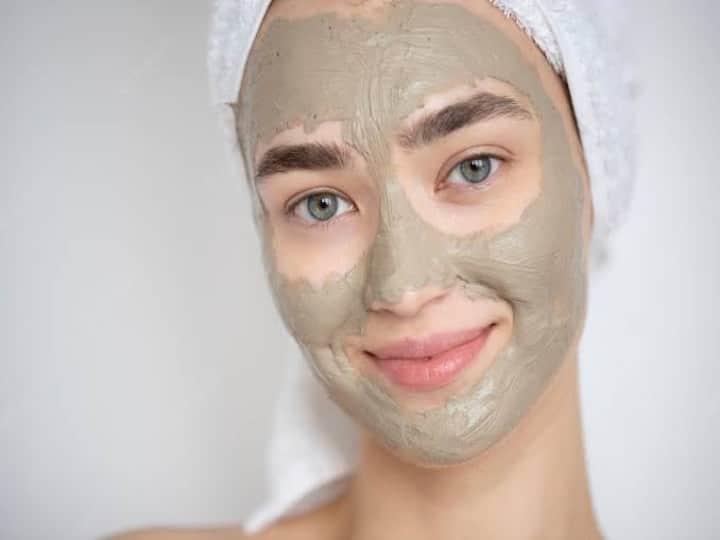 Skin care tips 5 best clay face mask with their benefits स्किन के लिए किसी मैजिक से कम नहीं है ये 5 क्ले फेस पैक, गर्मियों के लिए हैं एकदम परफेक्ट