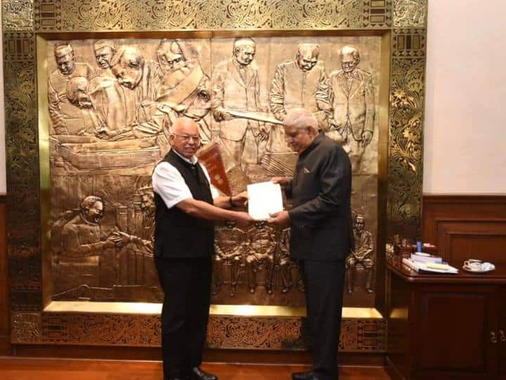 Luizinho Faleiro Resigns: गोवा में ममता बनर्जी की TMC को झटका, राज्यसभा और पार्टी से लुइजिन्हो फलेरो ने दिया इस्तीफा Goa Former CM Luizinho Faleiro Resigns From Mamata Banerjee TMC Rajyasabha MP Loksabha Election 2024 Luizinho Faleiro Resigns: गोवा में ममता बनर्जी की TMC को झटका, राज्यसभा और पार्टी से लुइजिन्हो फलेरो ने दिया इस्तीफा