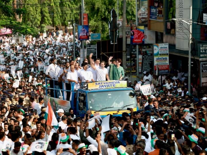 Congress leader Rahul Gandhi holds road show in Wayanad with Priyanka Gandhi Vadra Rahul Gandhi Road Show: सदस्यता रद्द होने के बाद पहली बार वायनाड पहुंचे राहुल गांधी का रोड शो, प्रियंका गांधी भी मौजूद