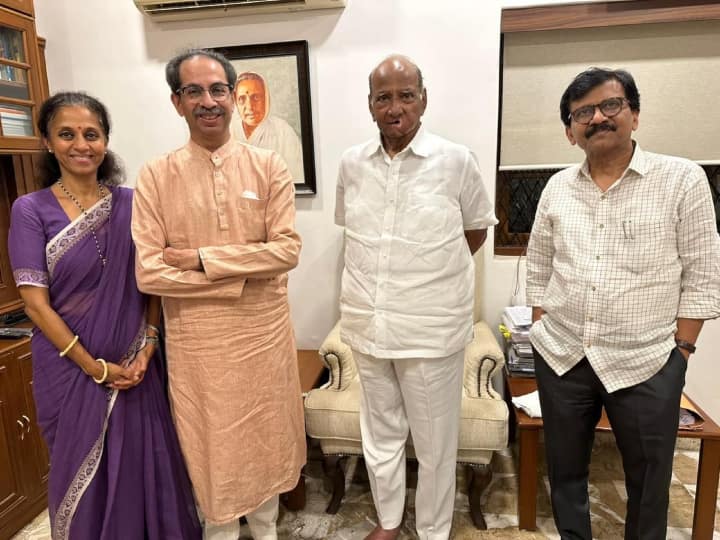 Uddhav Thackeray meets Sharad Pawar will discuss distribution of seats in the Lok Sabha elections Maharashtra: महाराष्ट्र में सियासी हलचल, उद्धव ठाकरे ने NCP चीफ शरद पवार से की मुलाकात