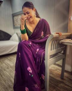 sumona chakraborty: સાડી લૂકમાં ખૂબ જ બોલ્ડ લાગે છે સુમોના ચક્રવર્તી, જુઓ તસવીરો