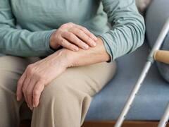 युवाओं में भी तेजी से फैल रही है पार्किंसंस की बीमारी, जानिए क्या कहते हैं एक्सपर्ट