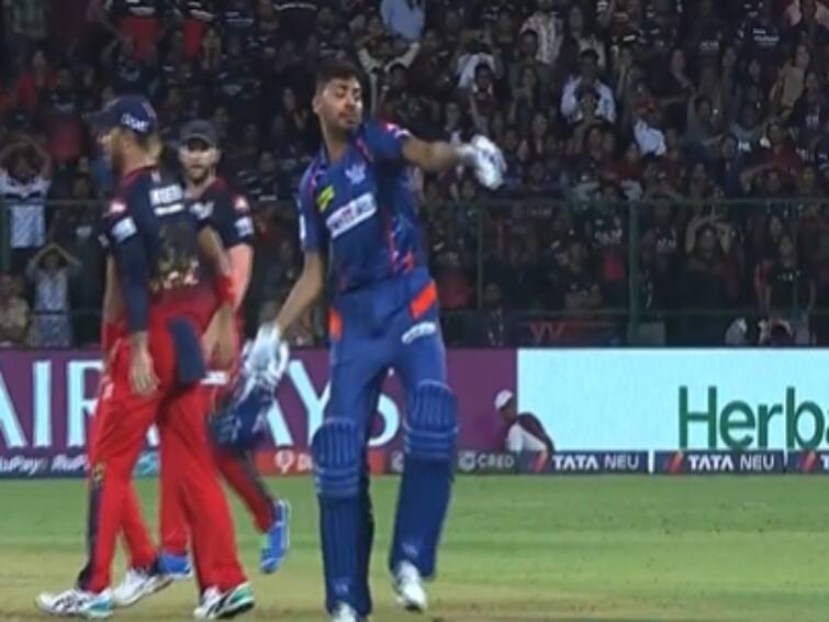 IPL 2023:LSG pacer Avesh Khan was reprimanded for throwing his helmet - Watch Video Watch Video: ஹெல்மெட்டை தரையில் ஆவேசமாக வீசிய ஆவேஷ் கான்.. எச்சரித்த பிசிசிஐ.. ஃபாப் டு பிளிசிக்கும் அபராதம்!