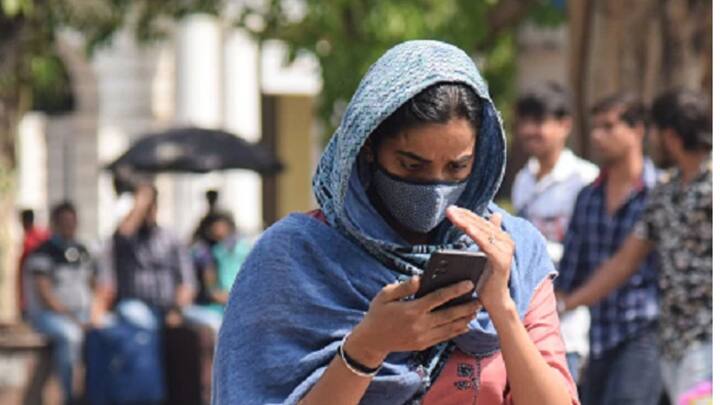 ১৫ এপ্রিল অর্থাৎ শনিবার পর্যন্ত হু হু করে বাড়বে উষ্ণতা।  কলকাতা-সহ দক্ষিণবঙ্গে তাপমাত্রা পৌঁছতে পারে ৪০ ডিগ্রিতে।