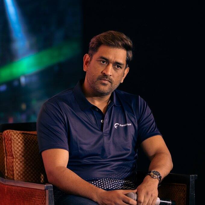 இந்திய கிரிக்கெட் அணியின் முன்னாள் கேப்டன் மற்றும் நட்சத்திர வீரருமான மஹேந்திர சிங் தோனி, தற்போது நடந்து வரும் ஐ.பி.எலில் பிஸியாக உள்ளார்