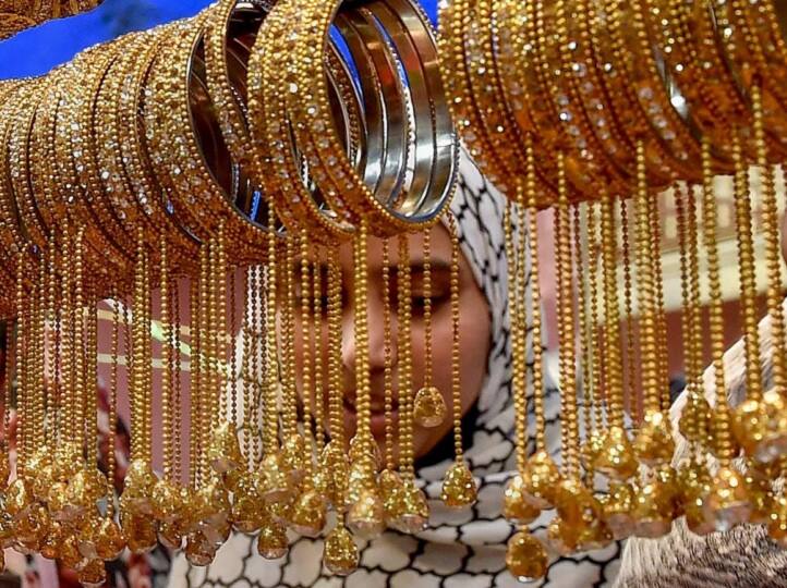 Gold and silver price on 12 April, 2023: Gold price increased by Rs 900 in two days, silver crossed 76 thousand Gold Silver Price Today: બે દિવસમાં સોનાના ભાવમાં 900 રૂપિયાનો વધારો, ચાંદી 76 હજારને પાર