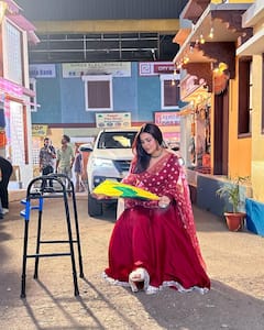 Shraddha Arya Shares BTS Pics From Shoot Diaries; Check Out