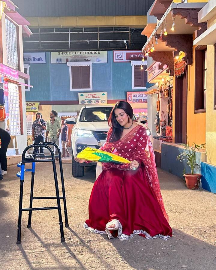 The Kundali Bhagya actor shared pictures of herself in a red ethnic anarkali suit