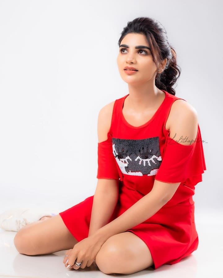 వర్ష లేటెస్ట్ ఫోటోస్.