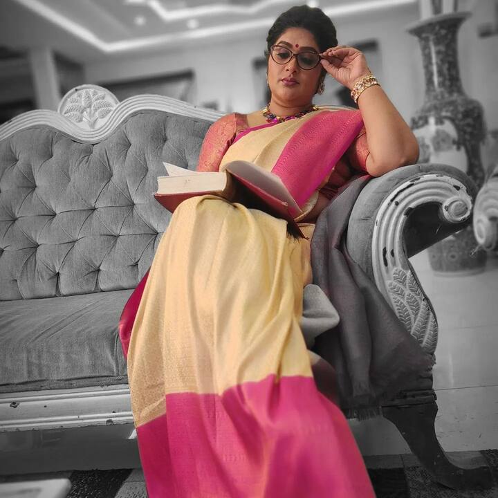 నంది అవార్డు, దాసరి కల్చరల్ అవార్డ్, స్వాతి కల్చరల్ అవార్డ్ , వంశీ బర్కిలీ అవార్డ్ వంటి పలు అవార్డులను అందుకుంది ప్రియ.