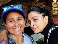 ভুটানে অনুরাগীদের সঙ্গে দীপিকার সেলফি ভাইরাল, বাড়ল জল্পনা