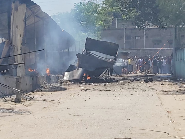 Gaya Cylinder Blast: गया में महाबोधि मंदिर के पास एक-एक कर फटे कई सिलेंडर, बम जैसा धमाका, 100 से अधिक दुकानें जलीं