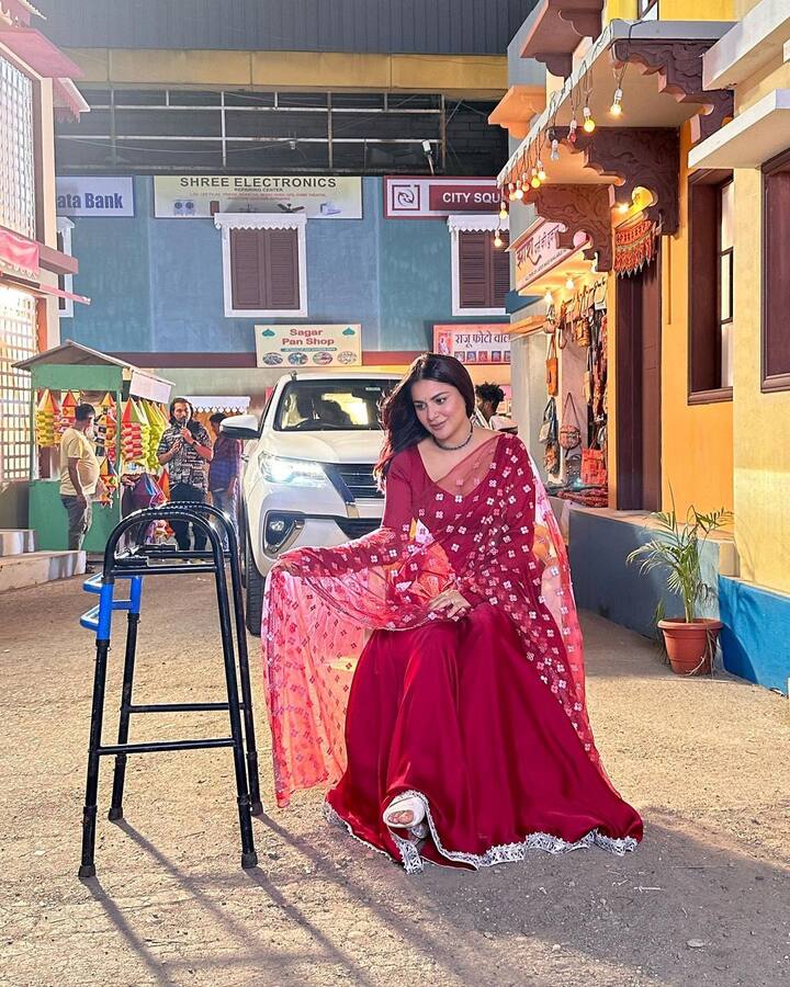 Meanwhile, let us know what do you think of Sharddha' s shoot diaries pics.