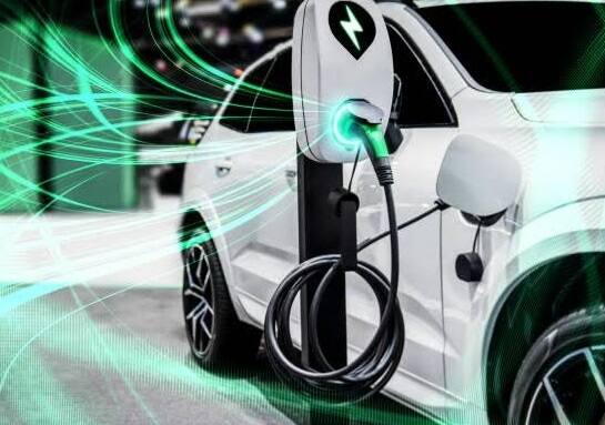 EV Sales : Electric Vehicles sales Report, Check the Details EV Sales : ભારતમાં ઈલેક્ટ્રિક ગાડીઓનું વેચાણ આસમાને, આંકડો જાણી આંખો ફાટી જશે