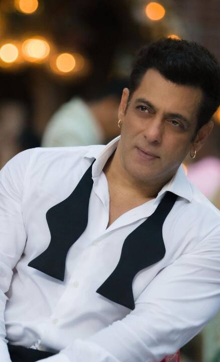 'किसी का भाई किसी की जान' या सिनेमासाठी सलमान खानने 50 कोटी रुपये मानधन घेतलं आहे.