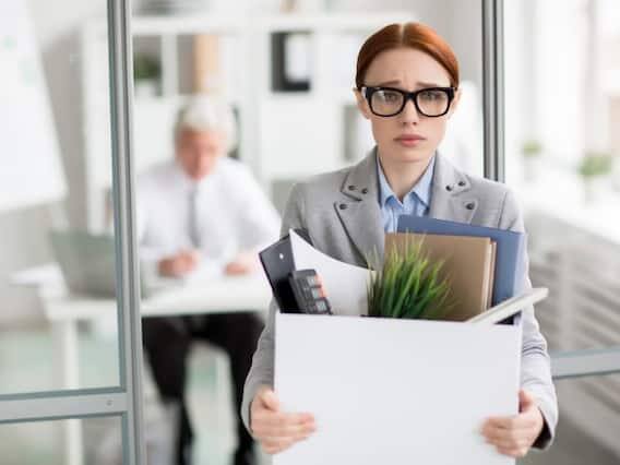 વર્ષ 2023 ના પ્રથમ ત્રિમાસિક ગાળામાં, યુએસ કંપનીઓએ વૈશ્વિક સ્તરે 270,416 લોકોને છૂટા કર્યા છે. જ્યારે ગયા વર્ષે આ આંકડો માત્ર 55,696 હતો. એટલે કે આ વર્ષે 396 ટકાનો ઉછાળો આવ્યો છે.