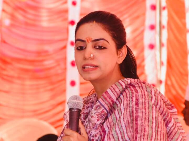 Rajasthan News: विधायक दिव्या मदेरणा की सभा में बीजेपी नेता ने किया हंगामा, नेता ने MLA पर लगाए गंभीर आरोप BJP leader created ruckus in the meeting of MLA Divya Maderna leader made serious allegations against MLA in Jodhpur ANN Rajasthan News: विधायक दिव्या मदेरणा की सभा में बीजेपी नेता ने किया हंगामा, नेता ने MLA पर लगाए गंभीर आरोप