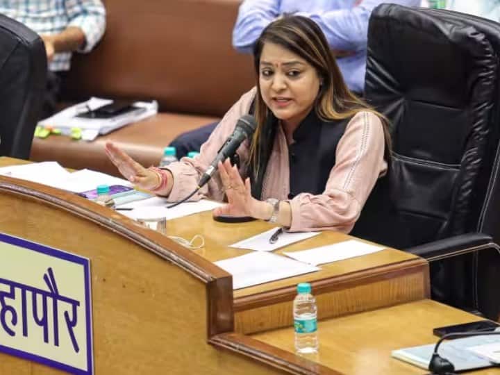 Delhi MCD मेयर ने इन कर्मचारियों पर बनाया एक्शन का मन, शैली ओबेरॉय बोलीं- 'बर्दाश्त नहीं करेंगे' delhi mcd news List of non-performing employees of MCD is being prepared Mayor shelly oberoi Delhi MCD मेयर ने इन कर्मचारियों पर बनाया एक्शन का मन, शैली ओबेरॉय बोलीं- 'बर्दाश्त नहीं करेंगे'