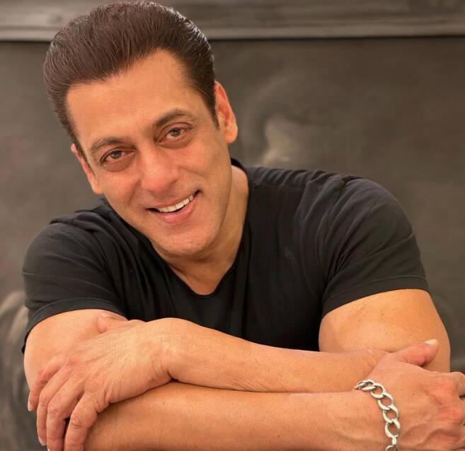 सलमानच्या 'किसी का भाई किसी की जान' या सिनेमातील गाणीदेखील प्रेक्षकांच्या पसंतीस उतरली आहेत.