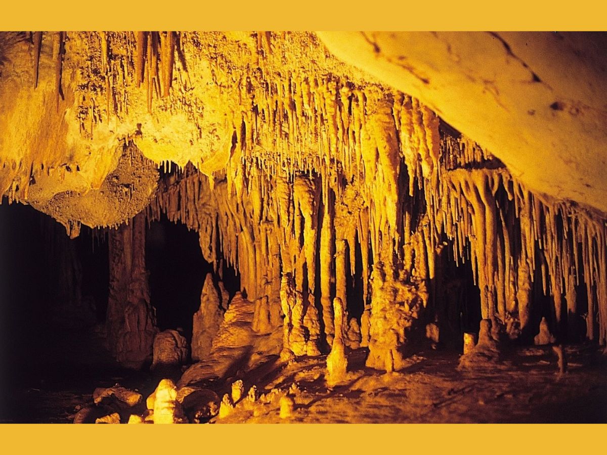The Es Càrritx cave in Menorca, or Cova des Càrritx was first occupied around 3,600 years ago, and contained a chamber used as a funeral space until around 2,800 years ago. Around 210 individuals were interred in this chamber, according to previous research. (Photo: University of Valladolid)