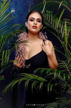 Neha Malik: ਨੇਹਾ ਮਲਿਕ ਨੇ ਬਲੈਕ ਡੀਪ ਨੇਕ ਡਰੈੱਸ 'ਚ ਮਚਾਈ ਤਬਾਹੀ ਕਲੀਵੇਜ ਫਲਾਂਟ ਕਰਦੇ ਹੋਏ ਦਿੱਤੇ ਸੈਕਸੀ ਪੋਜ਼