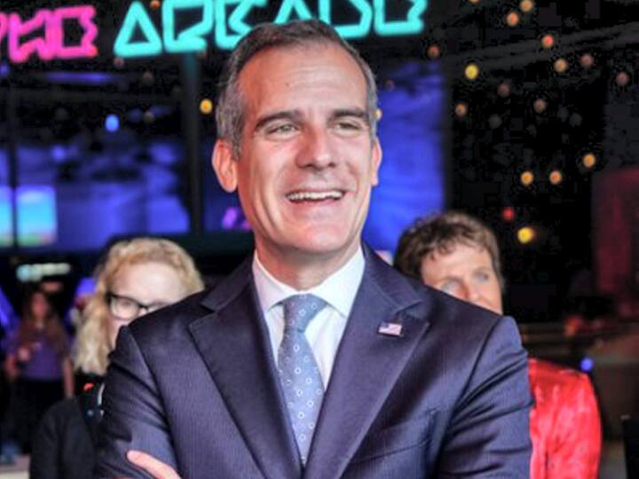 US Ambassador In India Eric Garcetti get warm welcome by US Embassy US Ambassador In India: ‘नमस्ते’, अमेरिकी दूतावास ने भारत में नए राजदूत एरिक गार्सेटी का इस तरह किया स्वागत