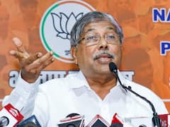 बाबरी मस्जिद मामले पर उद्धव ठाकरे ने साधा निशाना तो चंद्रकांत पाटिल बोले- 'मैं फोन पर...'