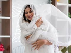 దేవ కన్య కాదు, మన ‘బిగ్ బాస్’ ఇనయా - భలే క్యూట్‌గా ఉంది కదూ!