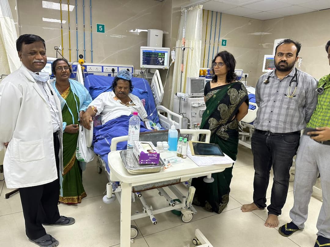 Balagam Mogilaiah under the supervision of NIMS medical team Balagam Mogilayya News- నిమ్స్ వైద్యబృదం పర్యవేక్షణలో బలగం మొగిలయ్య- మెరుగైన వైద్యం అందించాలని మంత్రి హరీష్ రావు ఆదేశం