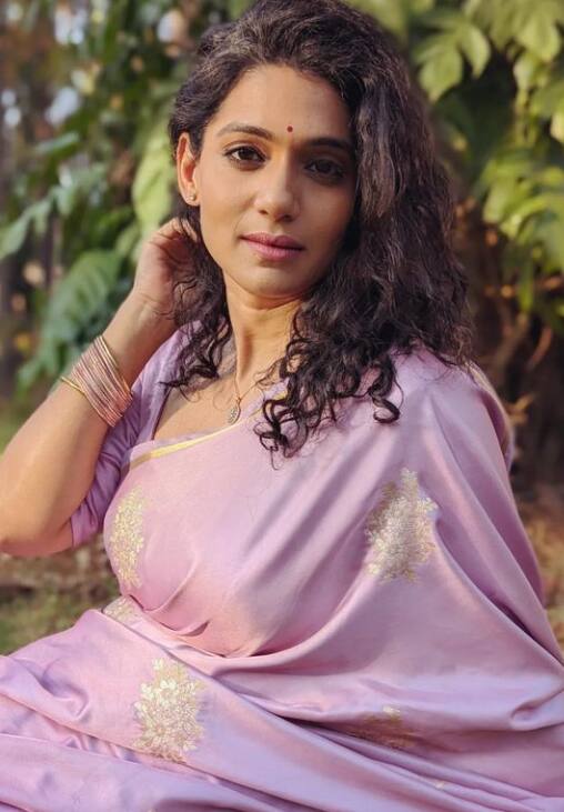 'तुझेच मी गीत गात आहे' या मालिकेतील नव्या भूमिकेबद्दल उर्मिला म्हणाली,