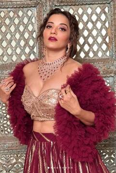 Monalisa: ਮੋਨਾਲੀਸਾ ਨੇ ਲੇਟੈਸਟ ਫੋਟੋਸ਼ੂਟ ਨਾਲ ਸੋਸ਼ਲ ਮੀਡੀਆ 'ਤੇ ਮਚਾਈ ਤਬਾਹੀ, ਪਰਪਲ ਲਹਿੰਗਾ 'ਚ ਸ਼ੇਅਰ ਕੀਤੀਆਂ ਖੂਬਸੂਰਤ ਤਸਵੀਰਾਂ