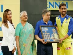 MS Dhoni: 'தல'..! கேப்டனாக 200வது போட்டியில் களமிறங்கிய தோனி..! ரசிகர்கள் முன்பு கவுரவப்படுத்திய சி.எஸ்.கே. நிர்வாகம்..!