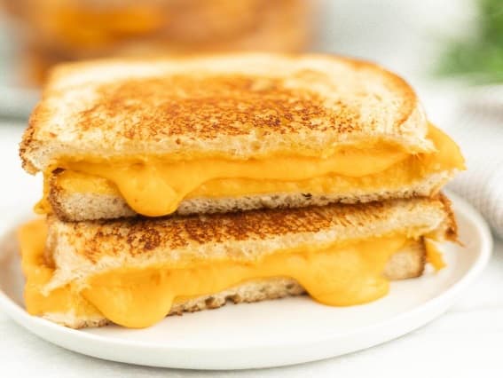 National Grilled Cheese Sandwich Day: Make Tasty Grilled Cheese Sandwich for breakfast, children will be happy National Grilled Cheese Sandwich Day: નાસ્તામાં બનાવો ટેસ્ટી ગ્રીલ્ડ ચીઝ સેન્ડવિચ, બાળકો થશે ખુશ