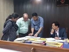 कमिश्नर दीपक रावत ने किया रुद्रपुर तहसील का औचक निरीक्षण, इस वजह से लगाई फटकार