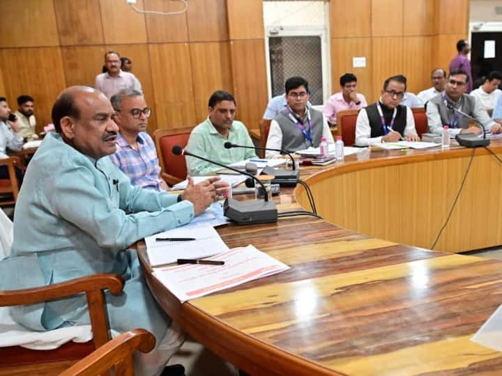 Lok Sabha Speaker Om Birla Held Meeting With Bank Officials in Kota Rajasthan News ANN Rajasthan: लोकसभा अध्यक्ष ओम बिरला की बैंक अधिकारियों को नसीहत, बोले 'लोन लेने आने वालों को नहीं कटवाएं चक्कर'