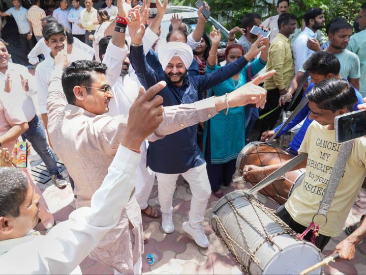 The Aam Aadmi Party (AAP) celebrated its achievement of national party status by organizing 