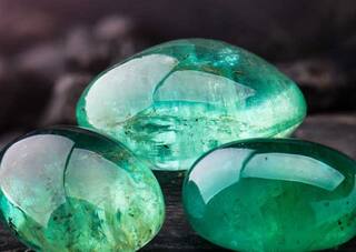 Lucky Gemstone: આ 2  રત્ન ધારણ કરવાથી થાય છે ભાગ્યોદય, આર્થિક લાભની સાથે સમાજમાં  વધશે માન સન્માન