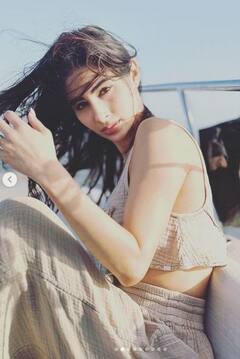 Mouni Roy: ਮੌਨੀ ਰਾਏ ਯਾਟ 'ਚ ਬੈਠ ਕੇ ਬੀਚ ਦੇ ਨਜ਼ਾਰੇ ਦਾ ਆਨੰਦ ਲੈਂਦੀ ਆਈ ਨਜ਼ਰ, ਵੇਖੋ ਤਸਵੀਰਾਂ