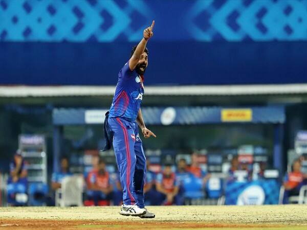 লখনউ সুপার জায়ান্টসের হয়ে খেলা প্রাক্তন ভারতীয় লেগস্পিনার অমিত মিশ্রা রয়েছেন এই তালিকায়। হরিয়ানার এই লেগি ৩ বার হ্যাটট্রিক করেছেন।