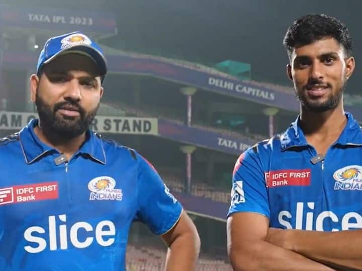 IPL 2023 Are Kya Yaar Rohit Sharma and Tilak Verma interview after MI win against DC watch video Watch: ‘अरे, बस कर यार...’ तिलक वर्मा की बात पर दिखा रोहित शर्मा का मज़ाकिया अंदाज़, देखें दिलचस्प वीडियो