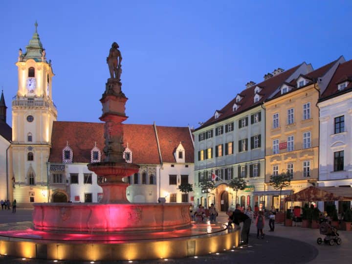 स्लोवाकिया में जो मुस्लिम रहते हैं, वो तुर्क और उइगर हैं. यहां एक भी मस्जिद नहीं है.