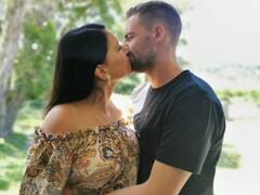 PHOTO: दिल्ली कैपिटल्स के गेंदबाज एनरिक नॉर्खिया की पत्नी है टीचर, खूबसूरती के मामले में नहीं किसी कम