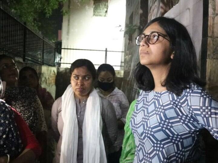 DCW Chief Swati Maliwal will live in Slums Giving Ultimatum to MCD officials  DCW Chief Swati Maliwal: स्वाति मालीवाल का MCD को अल्टीमेटम, हफ्तेभर में सफाई नहीं हुई तो झुग्गियों में रहेंगी DCW चीफ