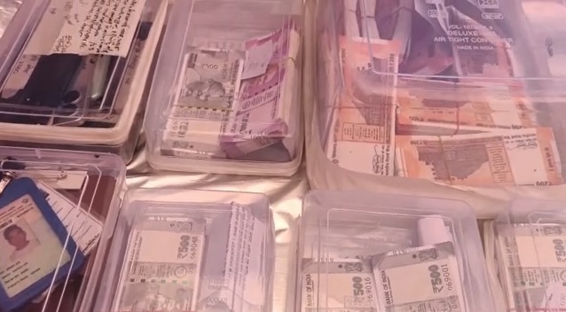 Noida News: कुवैत से चल रहा था नकली नोटों का कारोबार, पुलिस ने 5 को दबोचा, 6 लाख से ज्यादा के नोट बरामद