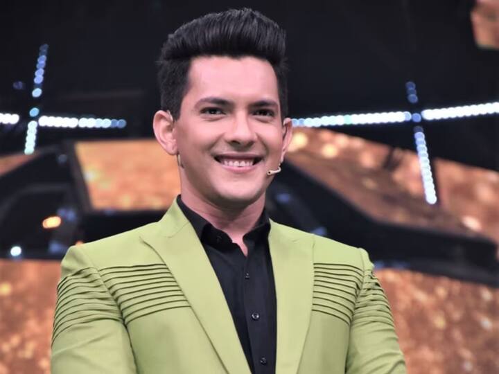 आदित्याने सोशल मीडियावरील सर्व पोस्ट, फोटो आणि व्हिडीओ डिलीट केले आहेत.