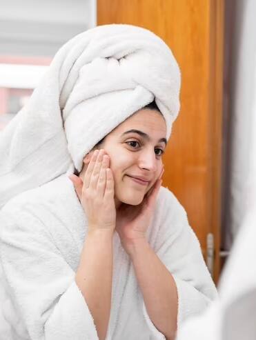 सब्जी में ही नहीं, अच्छी स्किन के लिए ऐसे यूज करें नमक