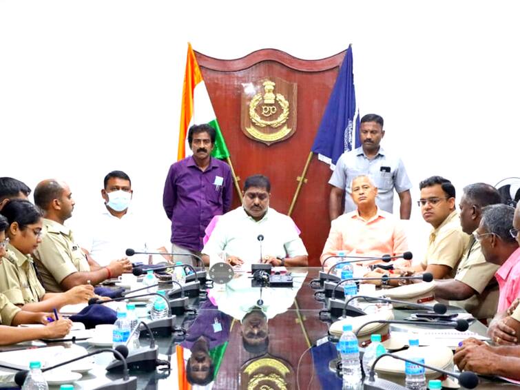 Puducherry news Minister Namachivayam warns policemen who harass tourists TNN புதுச்சேரியில் சுற்றுலா பயணிகளுக்கு தொல்லை கொடுக்கும் காவலர்கள்.. அமைச்சர் நமச்சிவாயம் எச்சரிக்கை