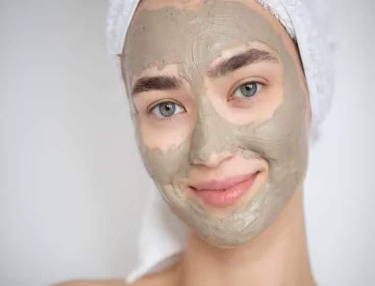 Skin Care in summer lifestyle marathi news Skin will shine Try this homemade face pack once Skin Care :  उन्हाळ्यात त्वचा चमकेल हिऱ्यासारखी! 'हे' घरगुती फेस पॅक एकदा ट्राय कराच आणि मग बघा..